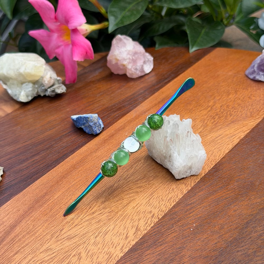 Image of emerald eye dab tool