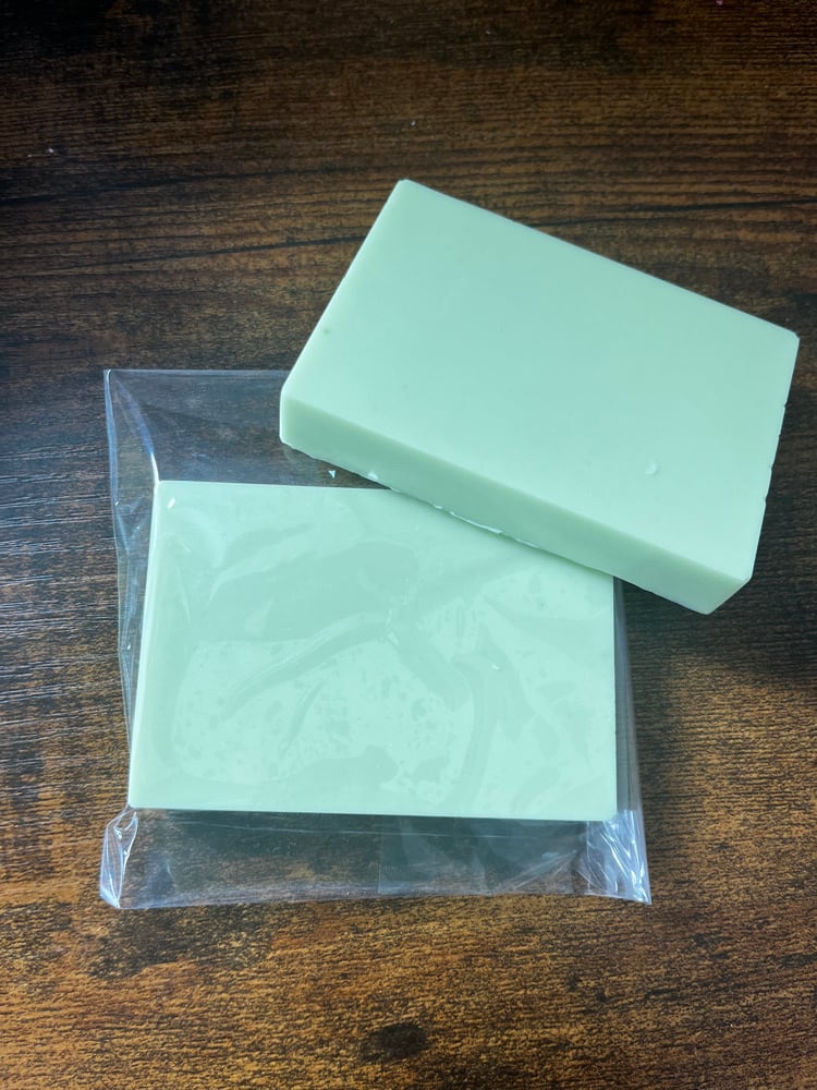 Image of Handsoaps No floral print