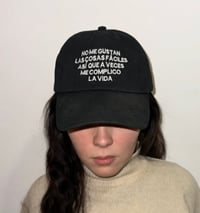 Image 1 of NO ME GUSTAN LAS COSAS FÁCILES ASÍ QUE A VECES ME COMPLICO LA VIDA 