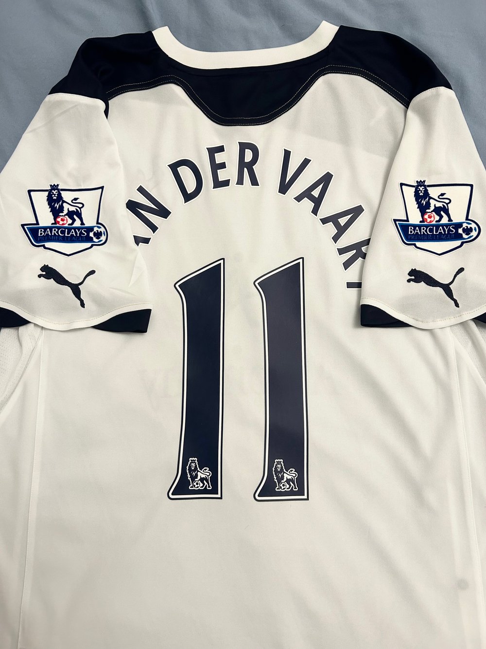 Image of Tottenham Hotspur “VAN DER VAART 11” 2010/11 Home Shirt + patches (M)