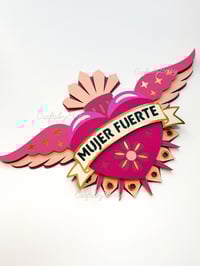 Image 1 of MUJER FUERTE CORAZON SVG / ARCHIVO DIGITAL