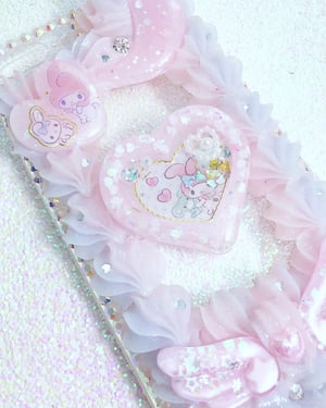 Image of Rhinestone or Whipped Resin Border Case 