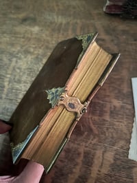 Image 1 of Paroissien, XIXème siècle velours marron et fermoir doré