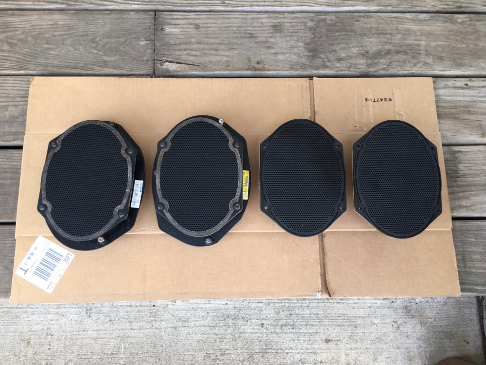 Image of Front/Rear 2004 Lincoln Town car Speaker(Auto Car Parts)