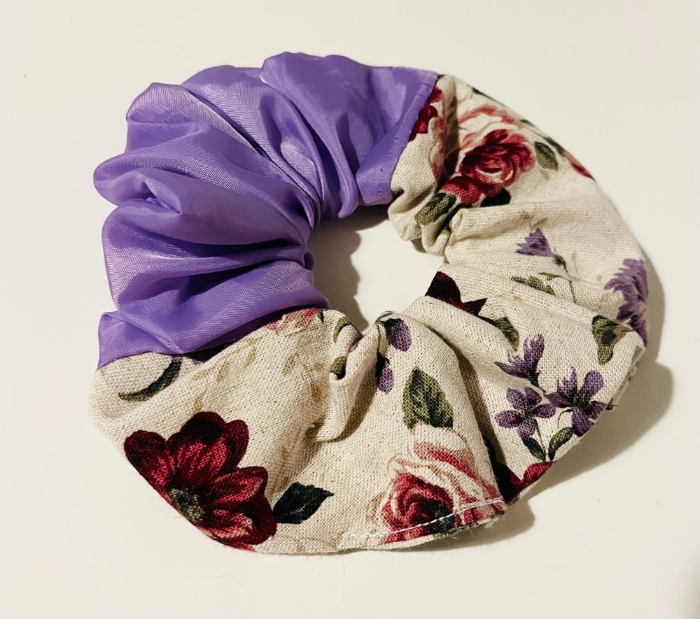 Image of “Bloom & Lilac” Scrunchie