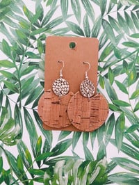 Cork and gold double circles