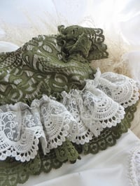 Image 10 of Photo prop newborn set - Livia - body-dress with headband (green-off white)