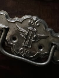 Image 5 of Paire de poignées chromée , décor de sablier ailé, 1910-20