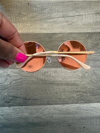 Sunnies 8
