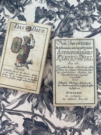 Image 10 of Superbe fac-similé rare! (Musée Fournier 2004) du jeu de cartes Astronomique, Allemagne 1719.