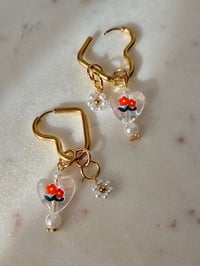 Image 10 of BUILDABLE FLOWER PEARL HEART EARRINGS 