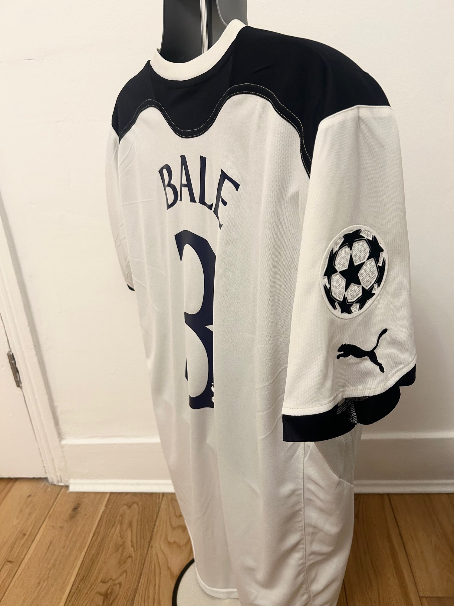 Image of Tottenham Hotspur “BALE 3” 2010/11 Home Cup Shirt + UCL patches (XL)