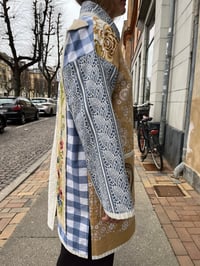 Image 19 of Beige/blue wonder coat (s-l)