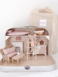 Image 1 of Maletita rosa