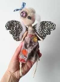Image 4 of What a strange bird