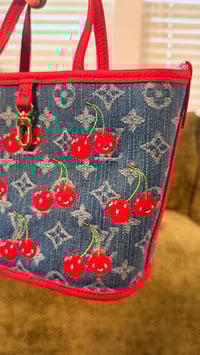Image 2 of LVTM monogram cherry neverfull bb