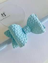 Baby blue bow 