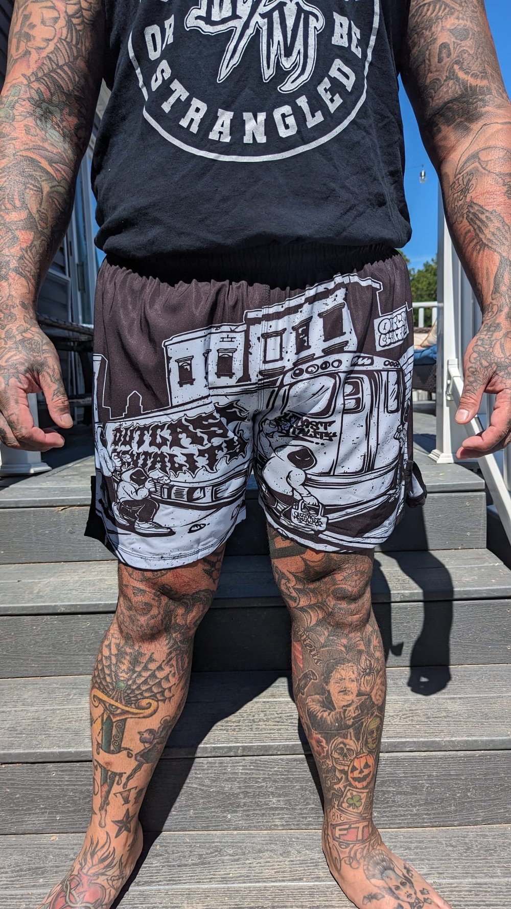 O/M Graffiti Fight Shorts 