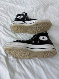 Image 3 of Black leather converse // 38