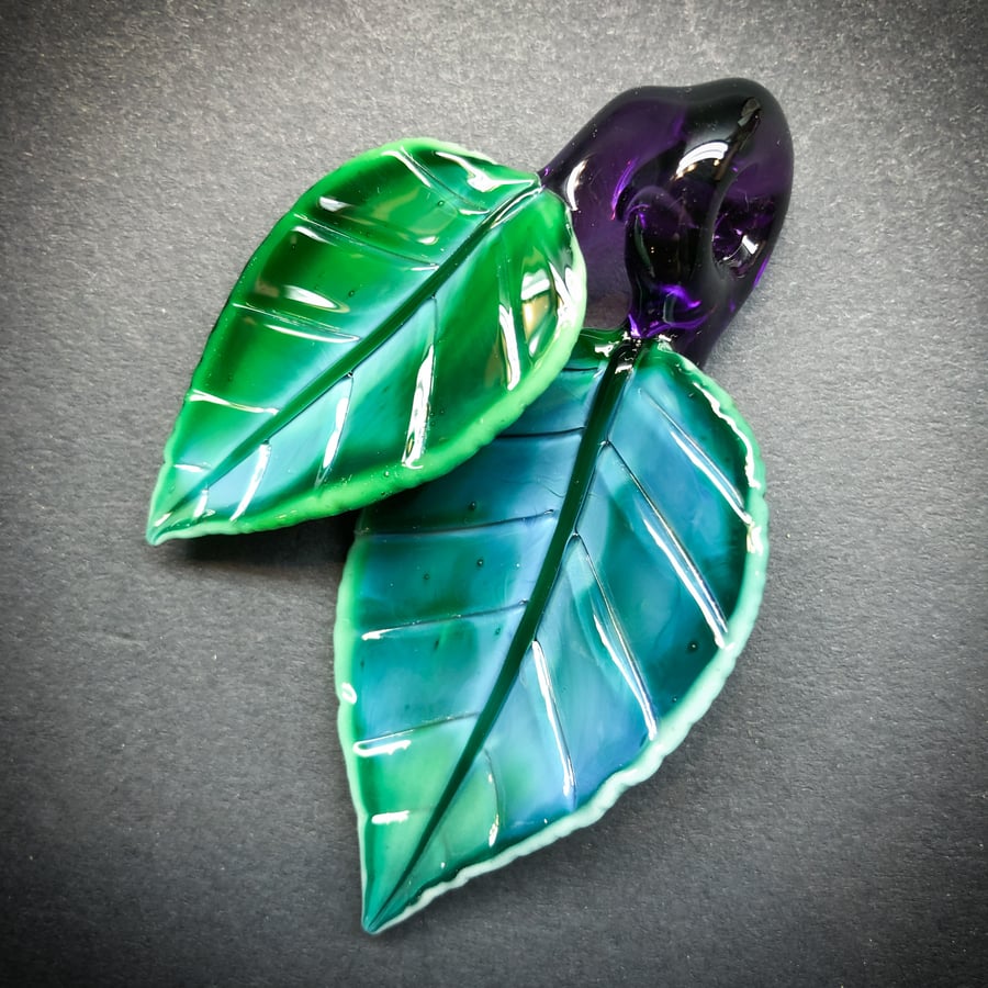 Image of Experimental Green Double Leaf Pendant