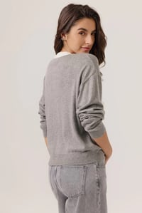 Image 4 of Jersey Yolanda Gris