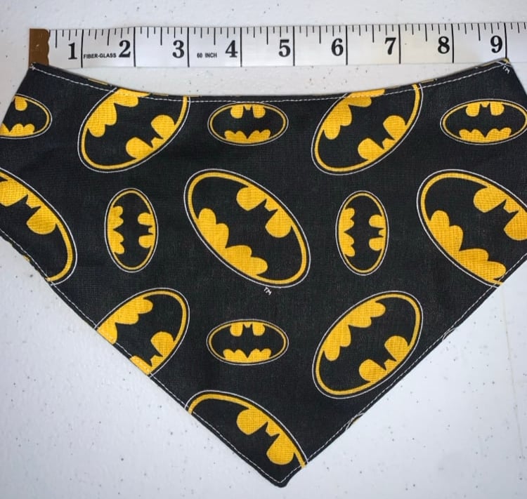 Image of Snap-On Pet Bandana (M) Swipe ➡️