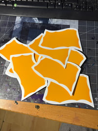 Image 3 of WAVEY YELLOW FULL SIZE (50 CT)