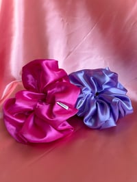 XL Satin Scrunch (Pair)