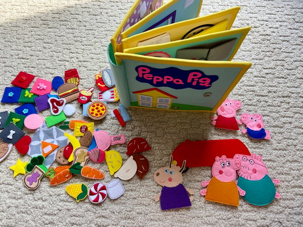 Image of Peppa Pig 8 Page Book Kitchen-classroom