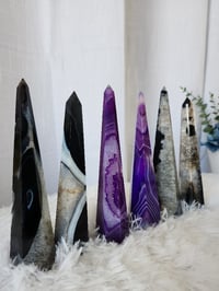 Image 2 of 7" Sardonyx Agate Crystal Towers | White | Purple 6 - Styles