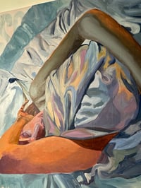 Image 2 of Une femme allongée 