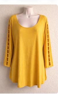 Image 4 of XL Apt 9 Essentials top #817*8 (Pre-Owned)