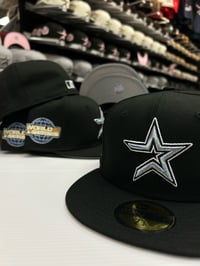 Image 2 of New Era 59Fifty Black Mettalic Blue Grey - Grey UV