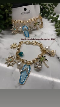 Gold sandal charmbracelet 