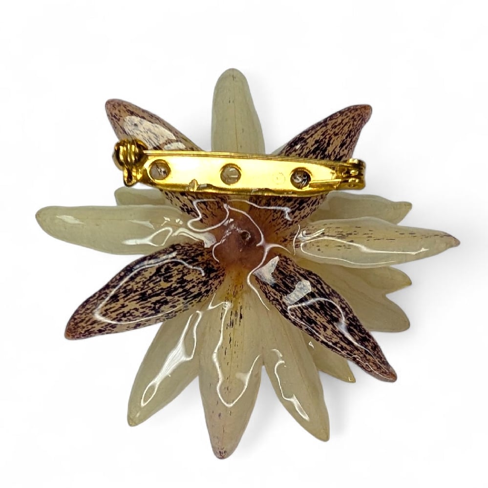 Image of Small Waterlily Brooch