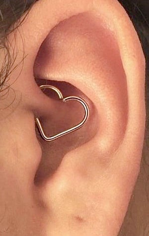 DAITH PIERCING SERVICES