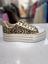 Image 5 of Louisa Trainer