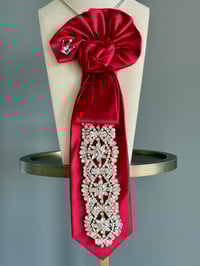 Image 2 of Queen of Hearts