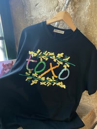 Image 2 of Camiseta bordada a man. TOXO negra. Talla S. En STOCK!