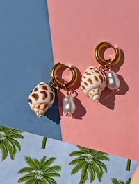 Image 2 of SHELL PEARL EARRINGS 