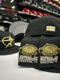Image 2 of New Era 59Fifty Blk- Gold Oval Star Dome 