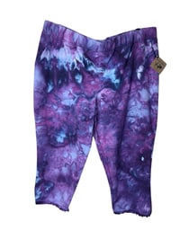Image 2 of ♻️ UPCYCLED 3X PLUS Knit Pocket Crop Pants in Purple Haze Ice Dye