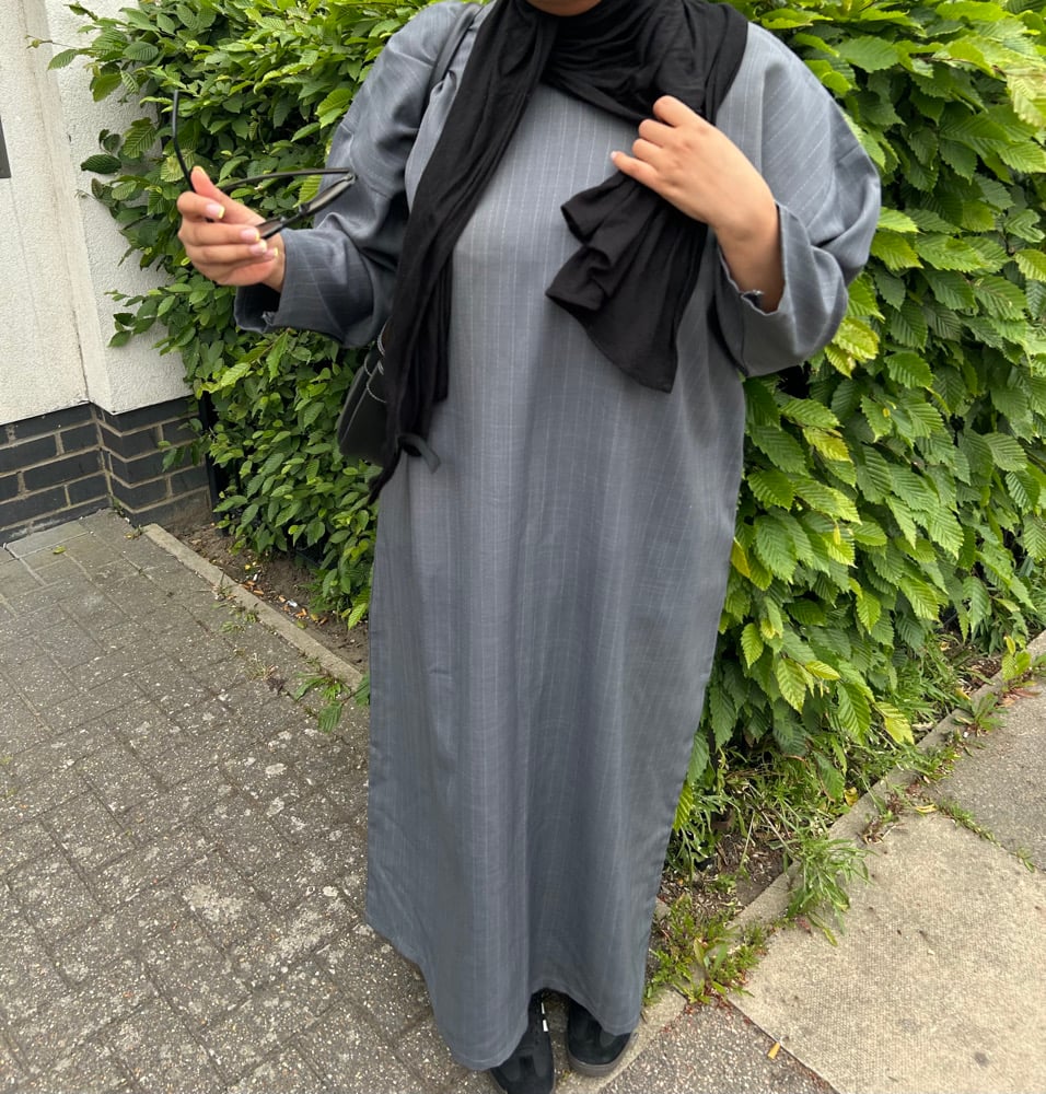 Image of Daniyah grey 