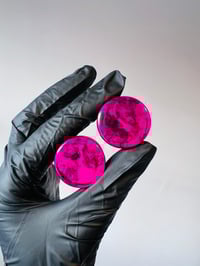 Image 1 of Pink Smoke Plugs - Epoxy Resin - Round - 6mm - 50mm - Pink with Black Smoke - Custom Plugs for Stret