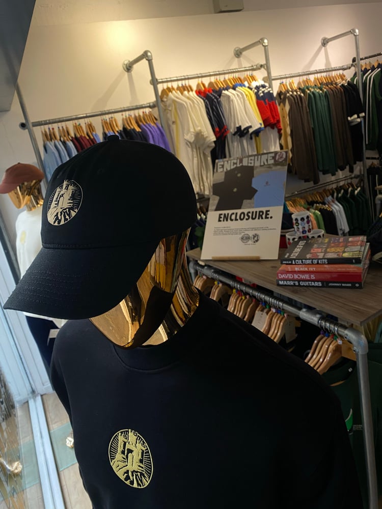 Black (Castle Cap)