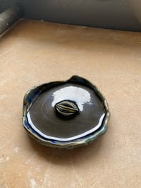 Image 2 of Grounding dish 34