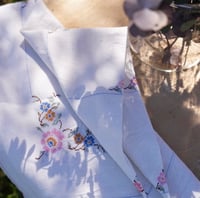 Image 1 of Petite nappe brodée