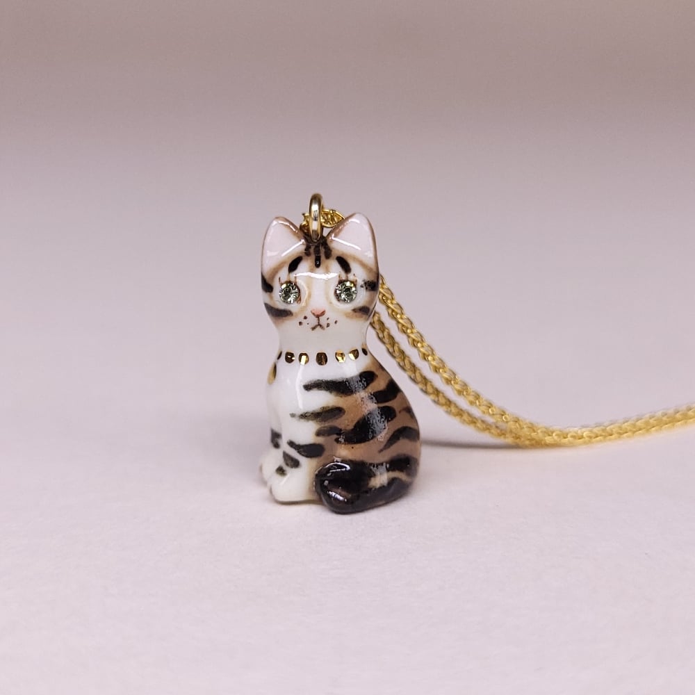Image of Brown Tabby Porcelain & Gold Vermeil Sitting Kitten Pendant