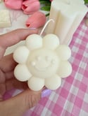 Smiley Daisy Candle 