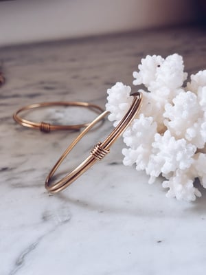 Image of le jonc noeud (Gold filled )